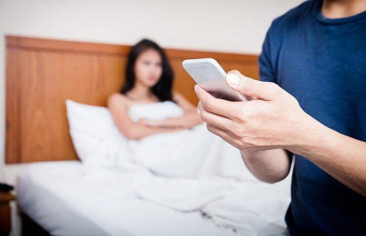 ilustrasi micro cheating (freepik.com/ ookawaphoto)