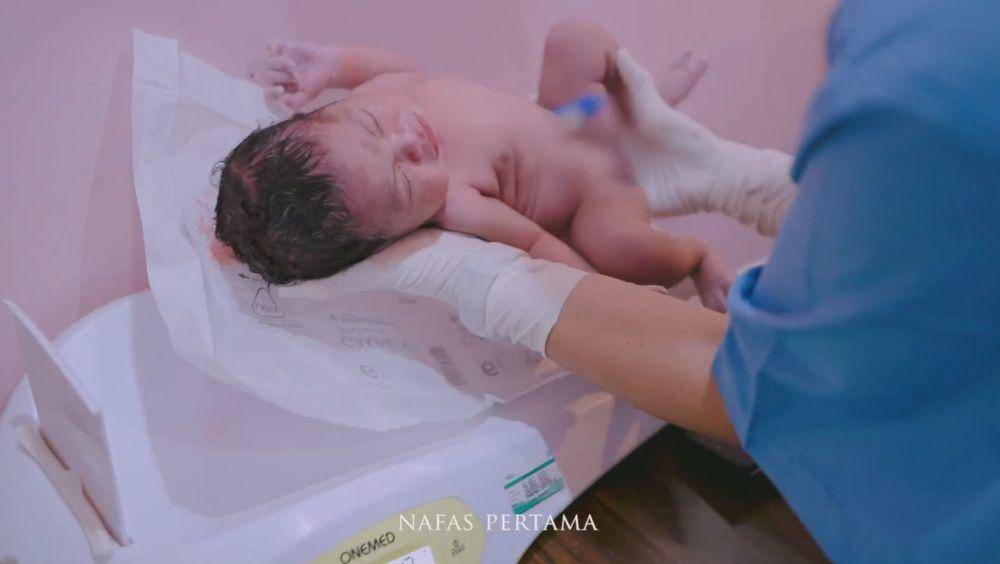potret perdana Shireen anak Nadya Mustika (Instagram.com/nadyamustikarahayu)