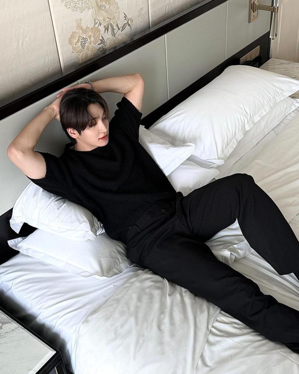 potret OOTD kasual ala Sangyeon THE BOYZ (instagram.com/thesangyeon)