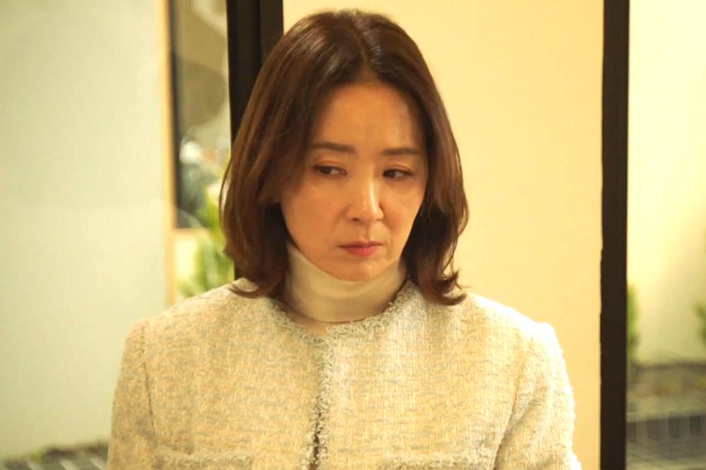 7 Bukti Eun Ji Sun Ibu yang Pilih Kasih di Bad Memory Eraser, Gak Adil