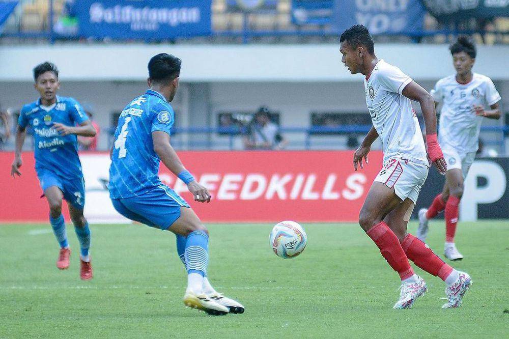 Arema FC dalam laga melawan Persib Bandung pada putaran kedua Liga 1 2023/2024. (instagram.com/aremafcofficial)