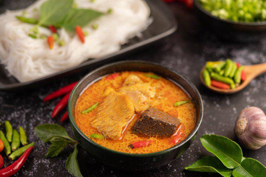 Ilustrasi gulai kambing (freepik.com/jcomp)