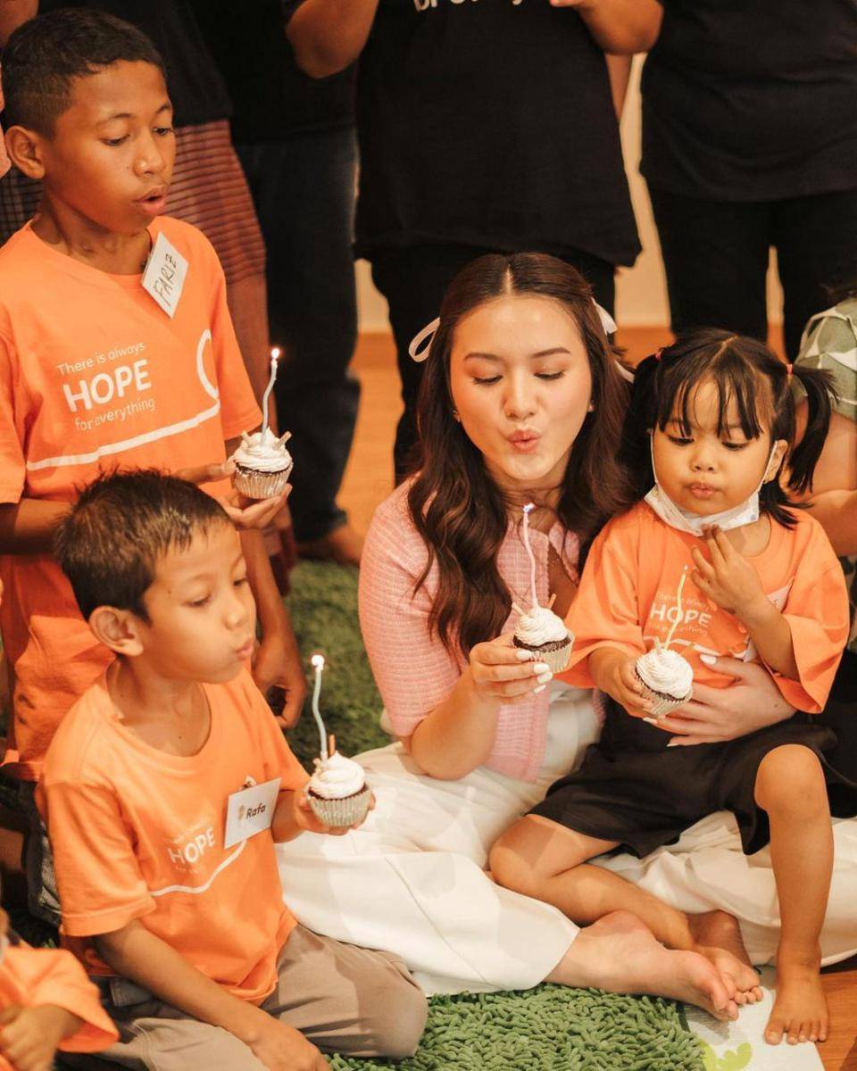 potret Malaikha rayakan ultah di Rumah Harapan Indonesia (instagram.com/malaikha)