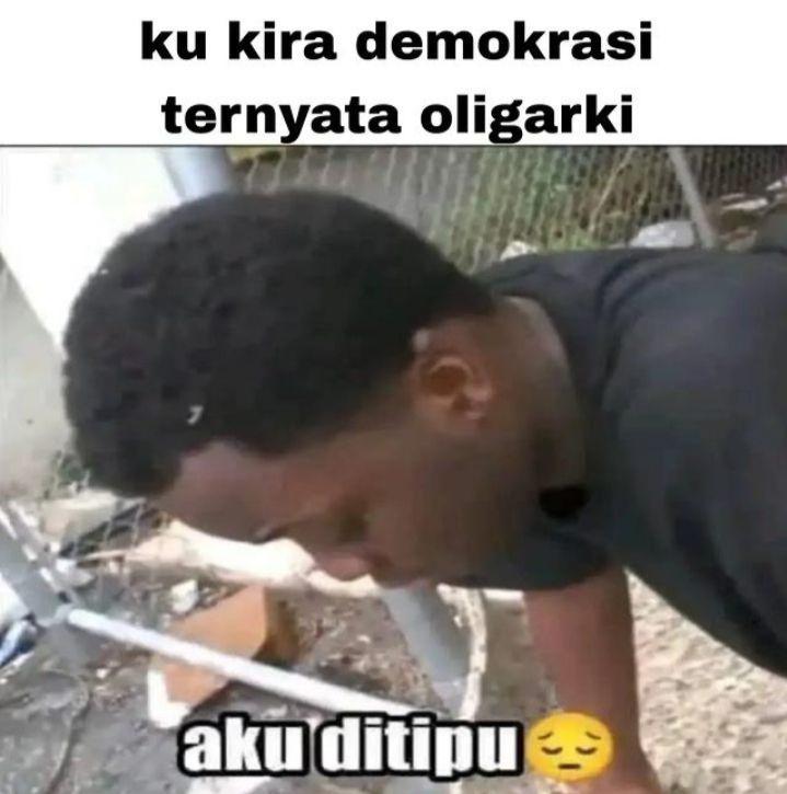 meme kawal putusan MK (instagram.com/dprd.bikinibottom)