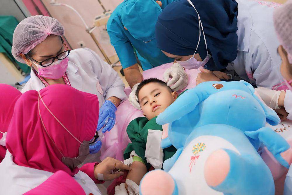 potret anak Oki Setiana Dewi jalani terapi stemcell (instagram.com/okisetianadewi)