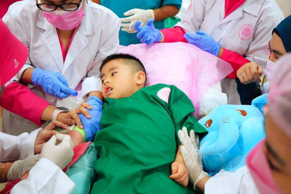 potret anak Oki Setiana Dewi jalani terapi stemcell (instagram.com/okisetianadewi)