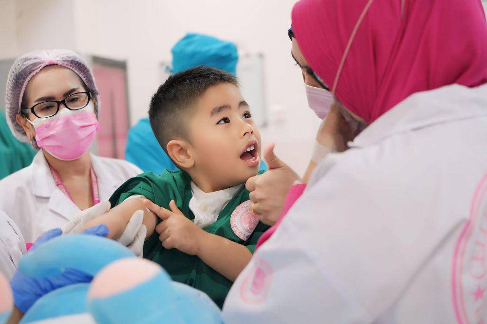 potret anak Oki Setiana Dewi jalani terapi stemcell (instagram.com/okisetianadewi)