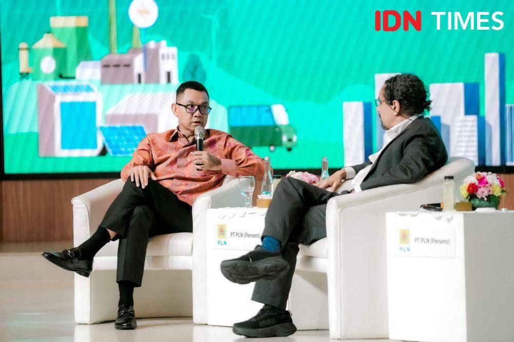 PT Perusahaan Listrik Negara (Persero) mengundang Ramez Naam sebagai pembicara utama di kegiatan Joint Leadership Executive Training dengan tema ‘Shaping the Future: The New Energy Paradigm & The Power of Digital Transformation’ di Kantor Pusat PLN, Jakarta, Jumat (23/8). (IDN Times / Herka Yanis)