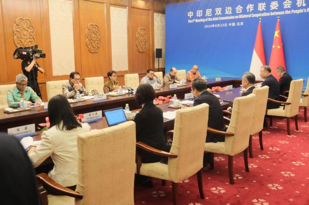 Menteri Luar Negeri RI Retno Marsudi dan Menteri Luar Negeri China Wang Yi. (dok. Kemlu RI)