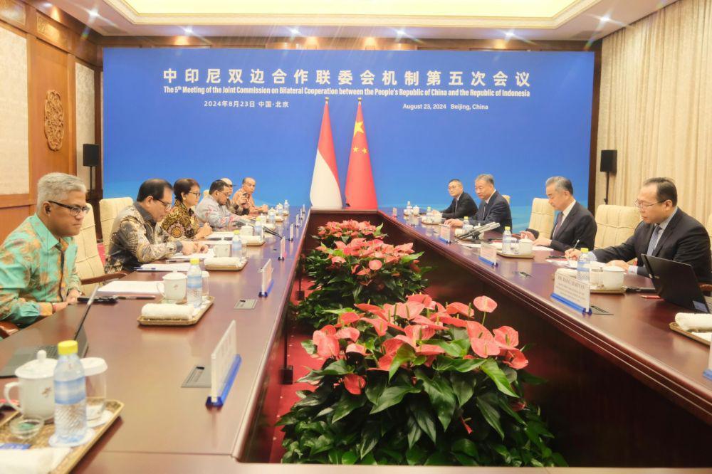 Menteri Luar Negeri RI Retno Marsudi dan Menteri Luar Negeri China Wang Yi. (dok. Kemlu RI)