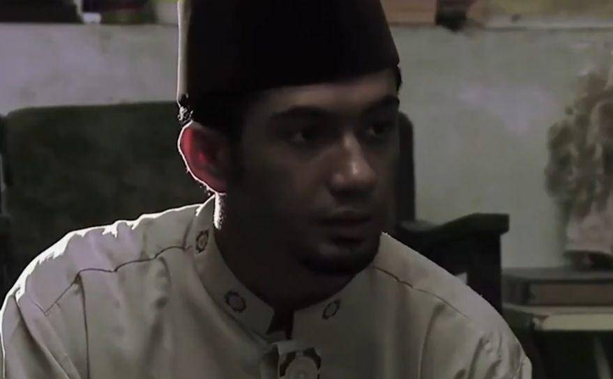 Reza Rahadian di film Tanda Tanya (dok. Mahaka Pictures/Tanda Tanya)