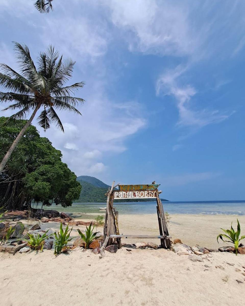 Pantai Bobby Karimunjawa (maps.google.com/Alvan Jog)