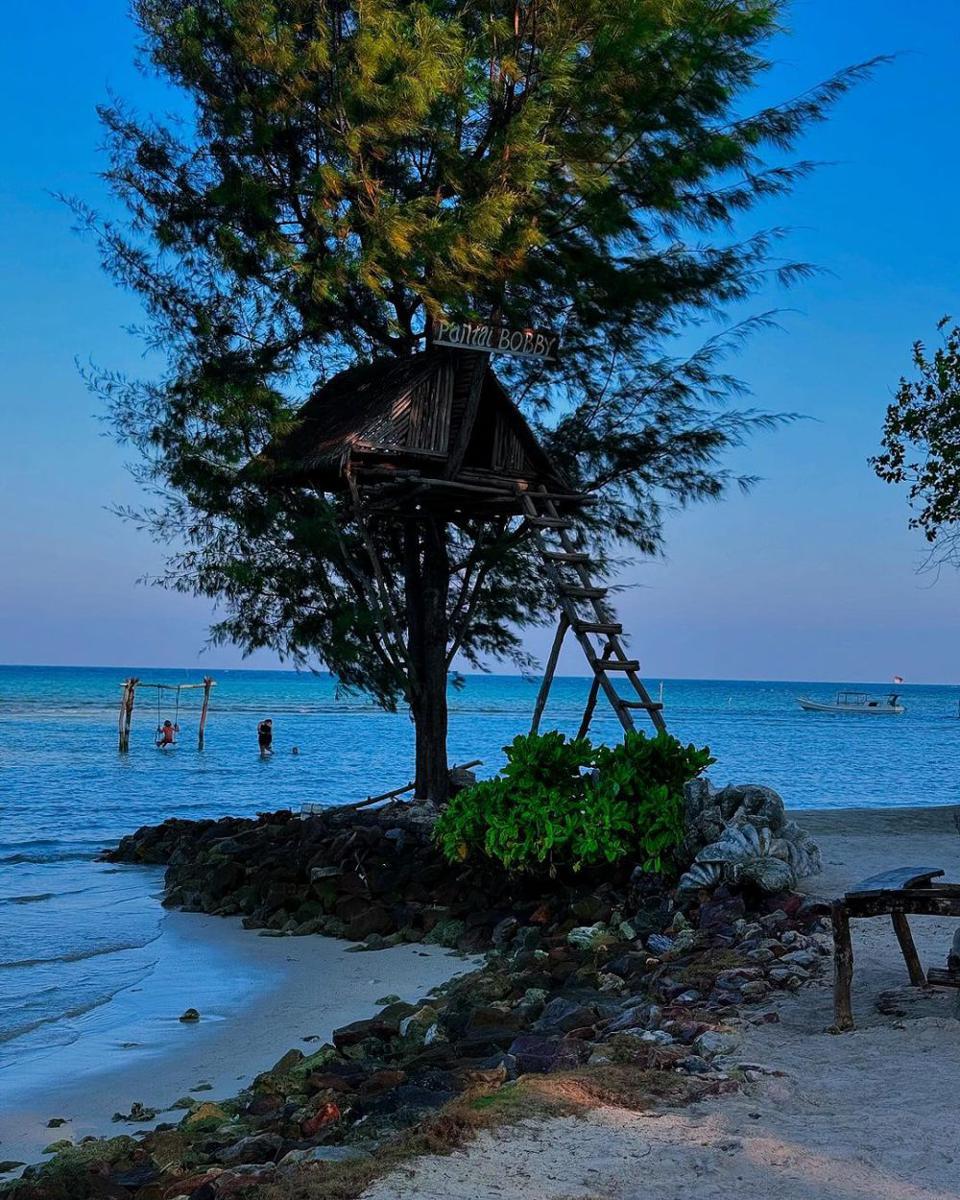 Pantai Bobby Karimunjawa (instagram.com/hannakoe22)