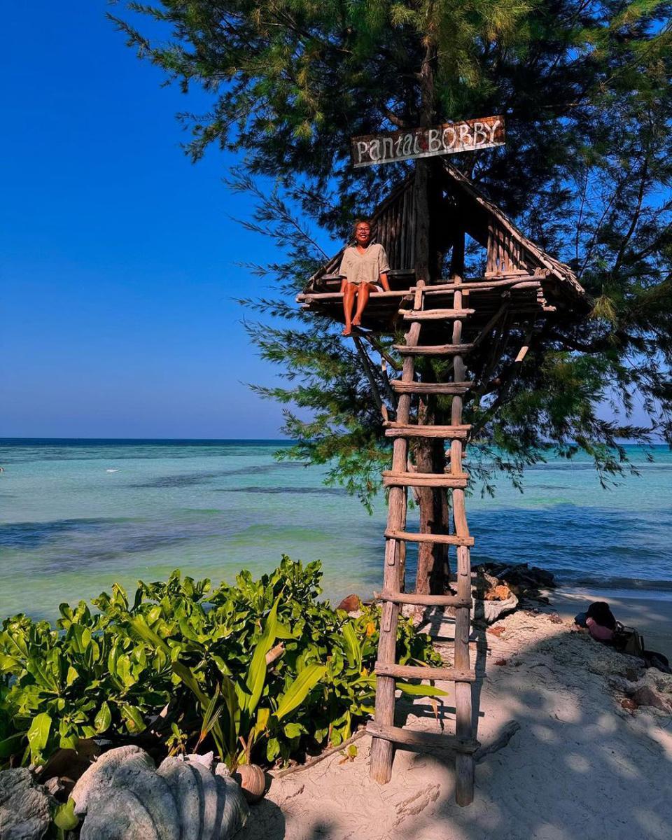 Pantai Bobby Karimunjawa (instagram.com/hannakoe22)