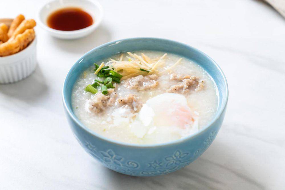 ilustrasi bubur (vecteezy.com/topntp26)