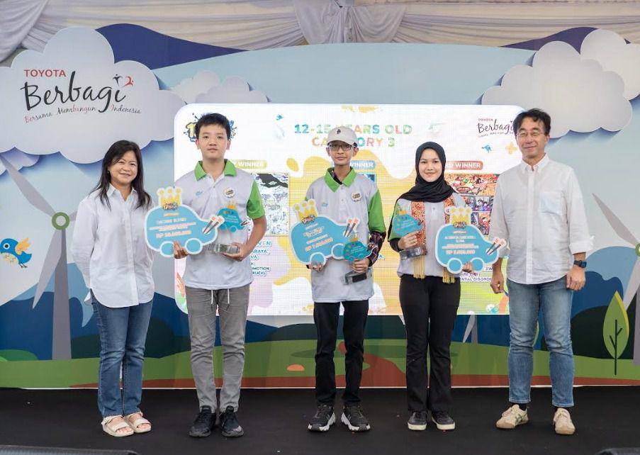 Para peserta Global Toyota Dream Car Art Contest  (PT TAM)