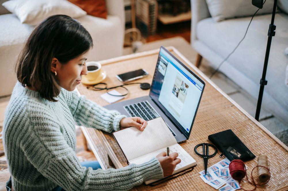 5 Peluang Bisnis Rumahan Cocok untuk Anak Muda Kreatif