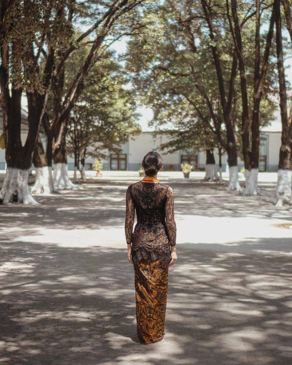 potret Yasmin Napper di Keraton Kasunanan Surakarta (instagram.com/yasminnapper)