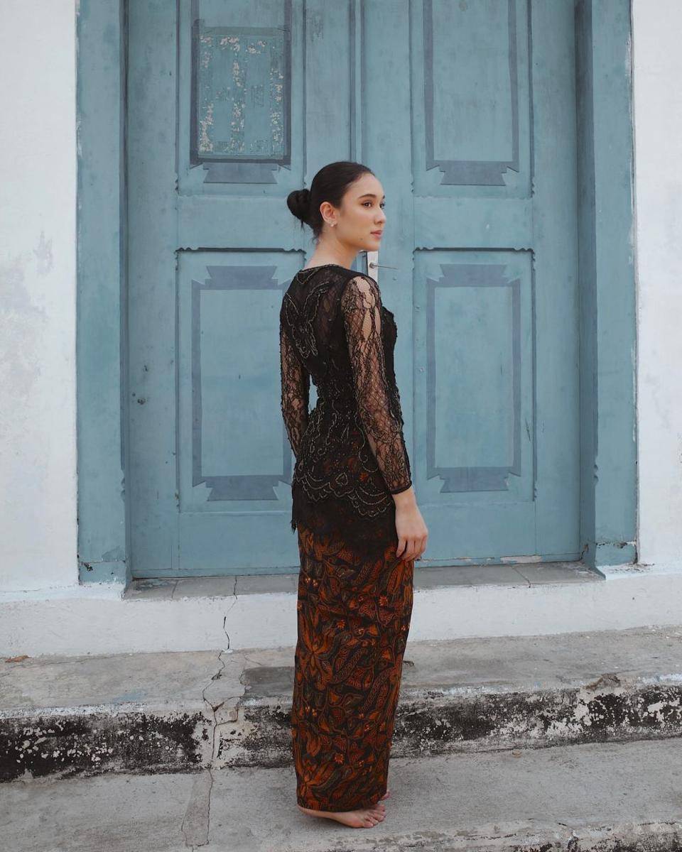 potret Yasmin Napper di Keraton Kasunanan Surakarta (instagram.com/yasminnapper)