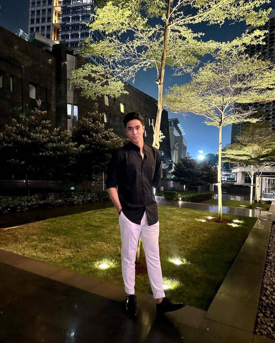 outfit cowok mamba ala Yesaya Abraham (instagram.com/yesayaabrhm)