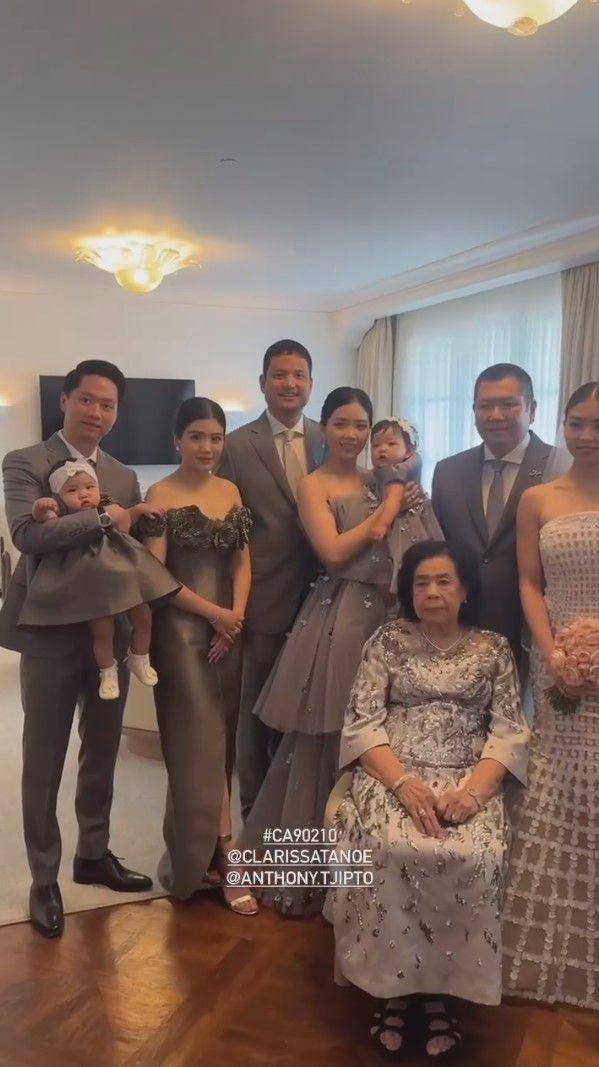 potret keluarga Tanoesoedibjo di pernikahan Clarissa (instagram.com/anthony.tjipto)