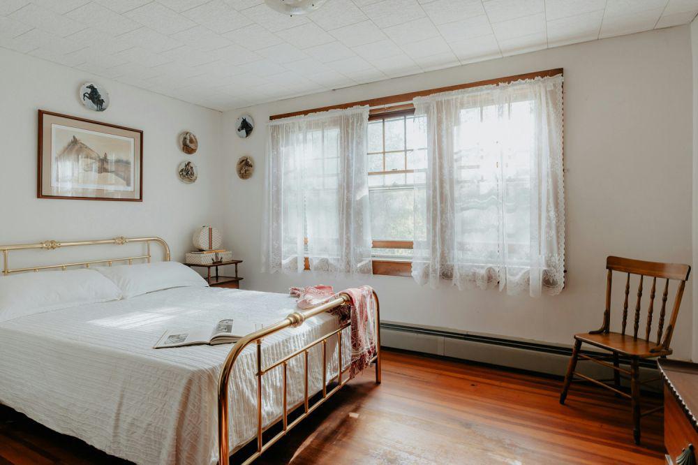 9 Inspirasi Kamar Tidur Konsep Vintage, Bak di Rumah Mbah!