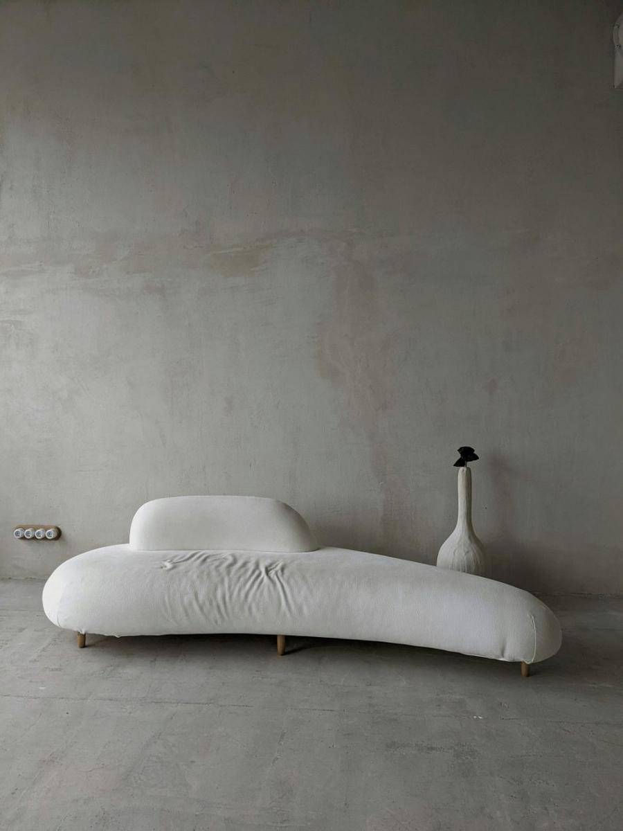 inspirasi sofa unik (unsplash.com/@mikhail-konetski-161728914)