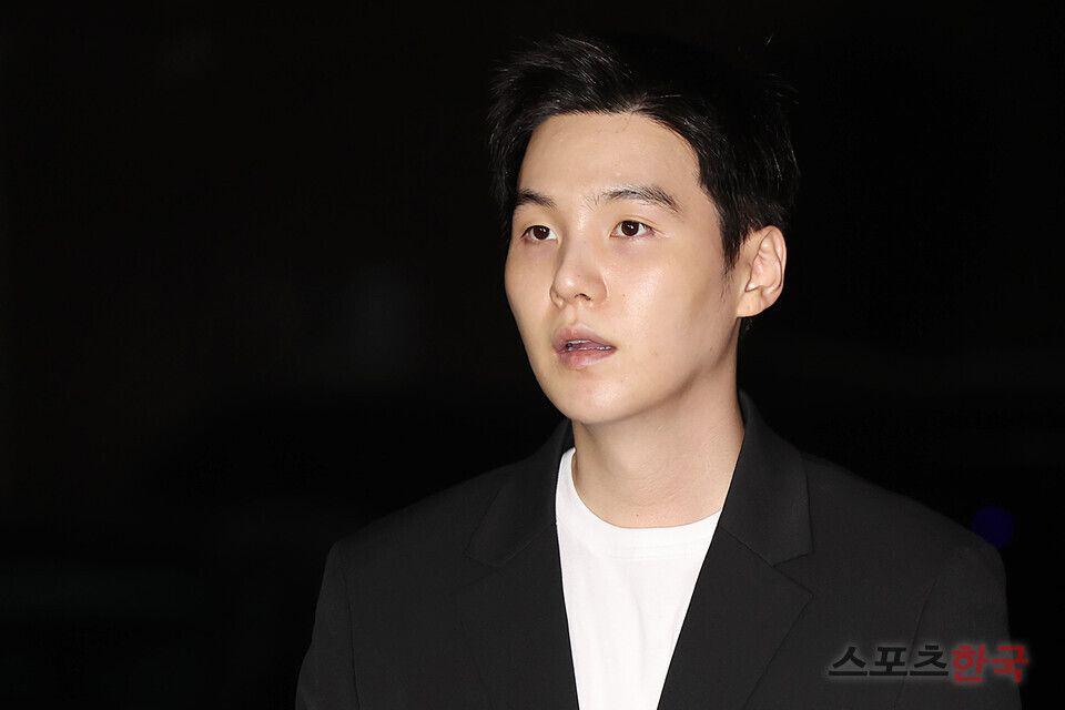 SUGA BTS Didampingi Pengacara yang Sama dengan Kangin Super Junior