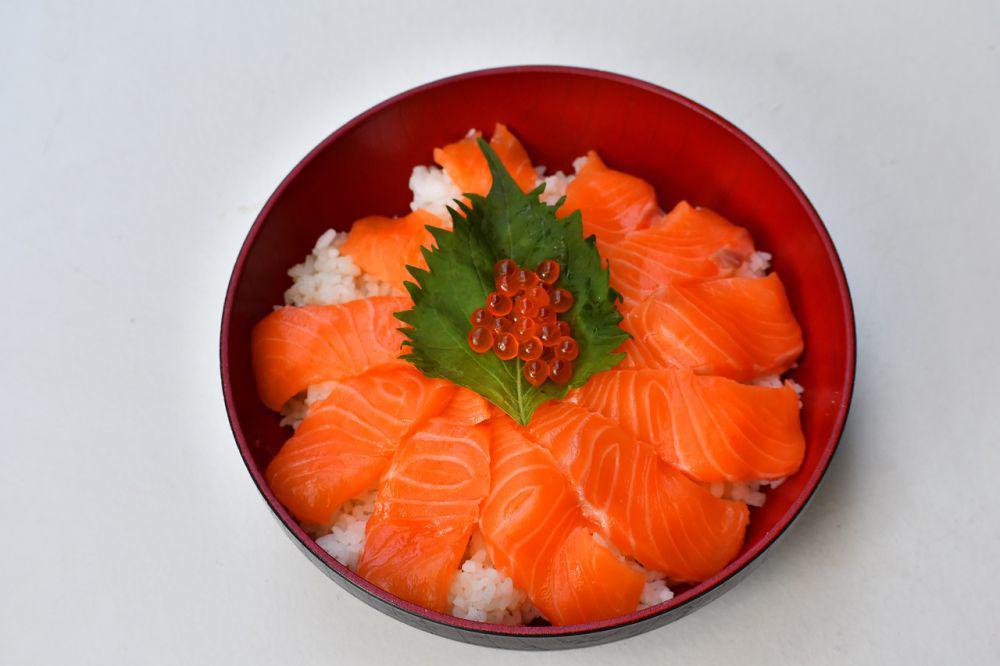 Ilustrasi sashimi. pixabay.com/jojomild-7065094/