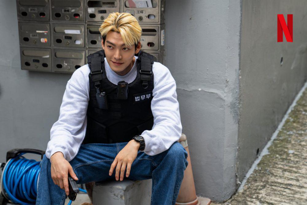 7 Fakta Peran Kim Woo Bin di Film Officer Black Belt