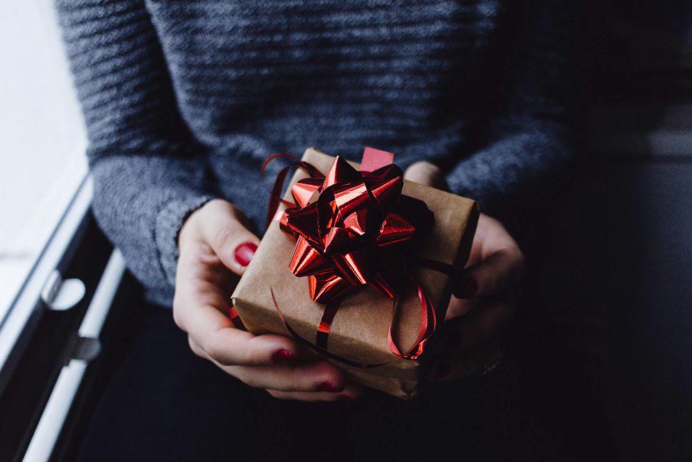 ilustrasi kado (unsplash.com/freestocks)
