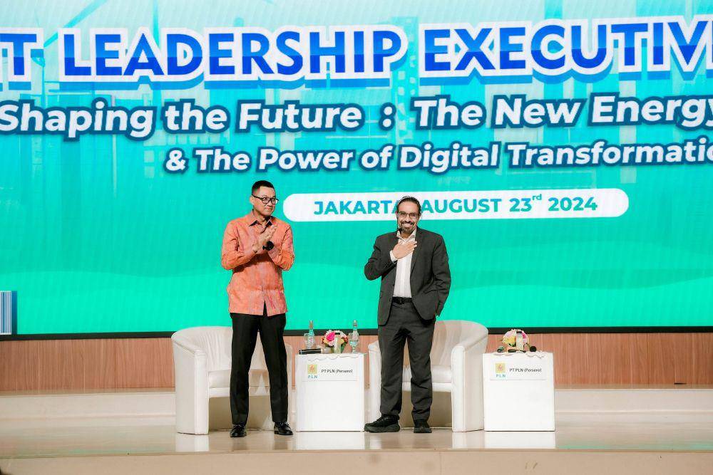 Direktur Utama PLN Darmawan Prasodjo dan Climate tech investor, clean energy advocate, award-winning author, Ramez Naam. (Herka Yanis/IDN)