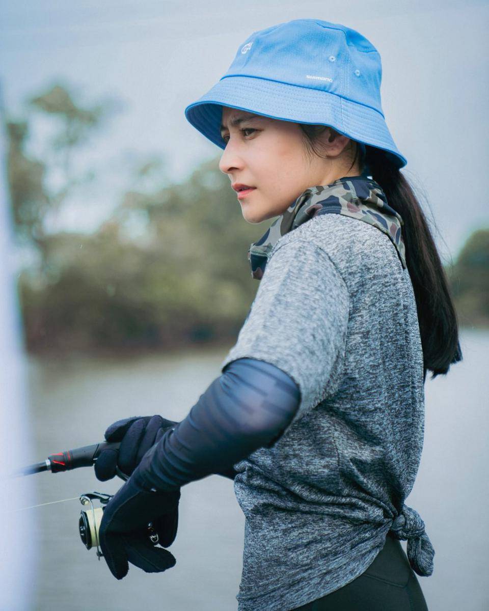 potret Prilly Latuconsina saat mancing ikan (instagram.com/prillylatuconsina96)