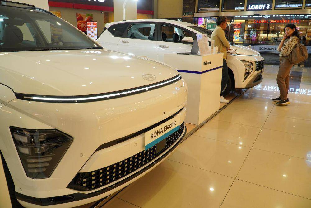 PT Hyundai Motors Indonesia mengenalkan mobil listrik All New Kona Electric di Mal Paragon Solo, 24-25 Agustus 2024. (dok. Hyundai)