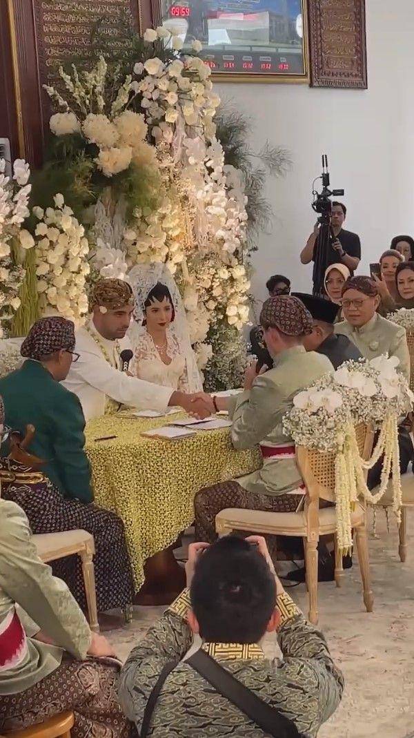 potret akad nikah Nadine anak Susi Pudjiastuti (instagram.com/erickthohir)