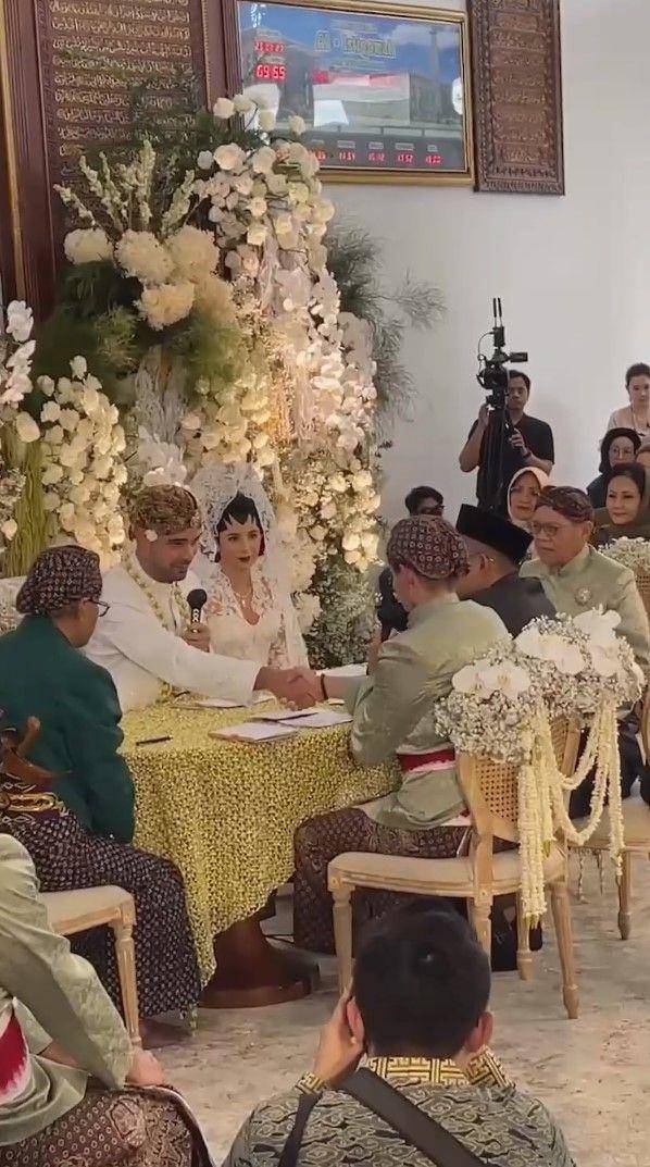 potret akad nikah Nadine anak Susi Pudjiastuti (instagram.com/erickthohir)