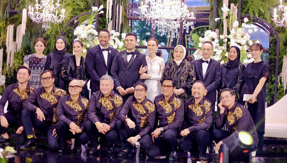 The Prediksi kondangan (Instagram.com/andreastaulany)