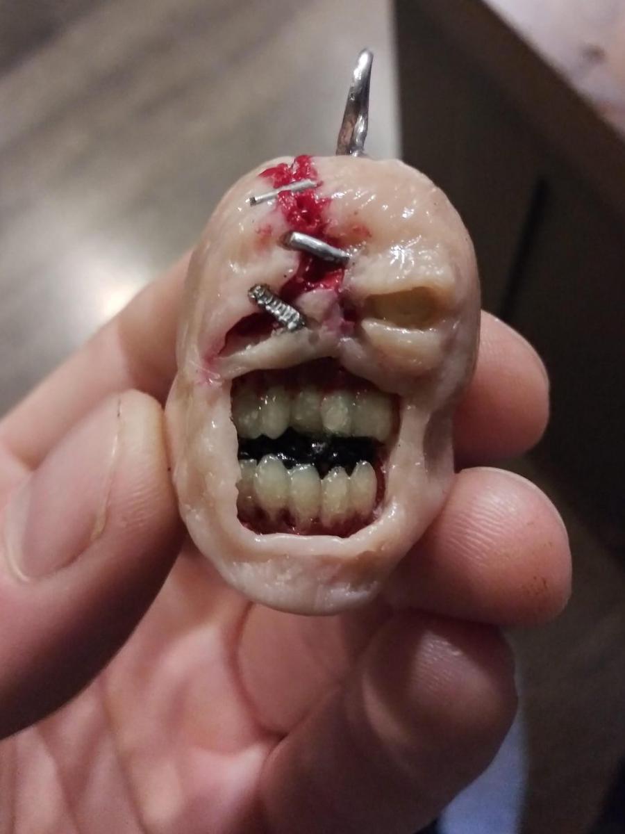 potret kreasi buatan tangan Resident Evil (reddit.com/user/AbraKaBonk)
