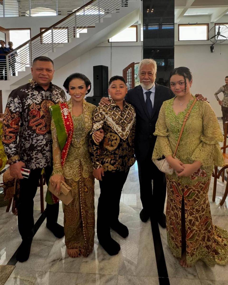 Kris Dayanti di pernikahan putri Susi Pudjiastuti (Instagram.com/krisdayantilemos)