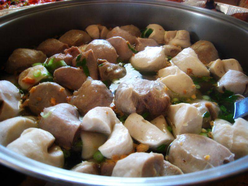 ilustrasi bakso sapi dan babi (flickr.com/Yuke Tjandra)