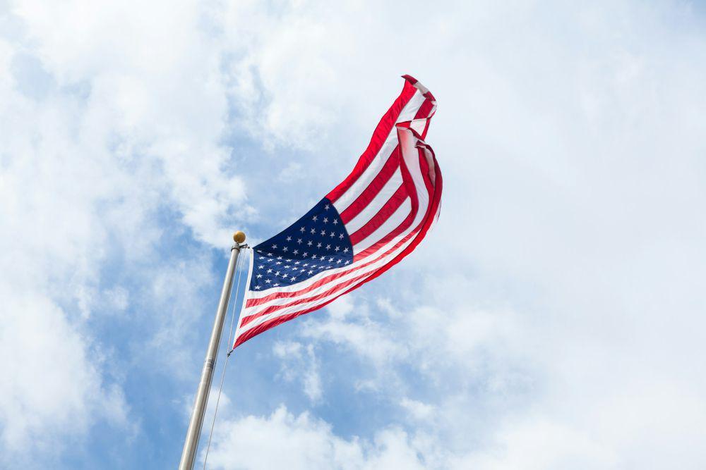bendera amerika serikat (unsplash.com/Brandon Day)