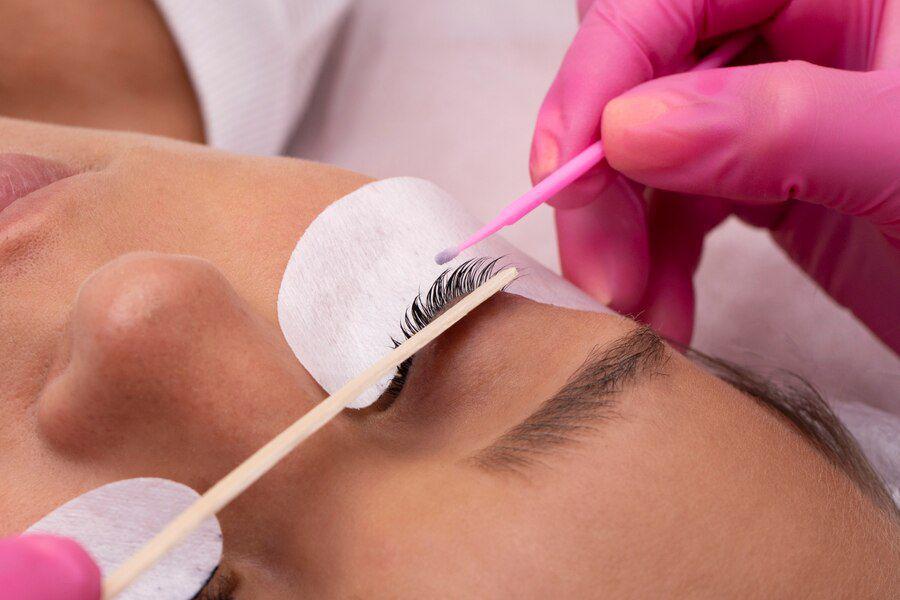 7 Klinik Eyelash Extension di Surabaya, Waktunya Tampil Menawan