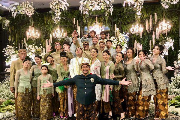 7 Potret Keluarga Sudiro di Pernikahan Ivan-Nabila, Anak Tora Sudiro