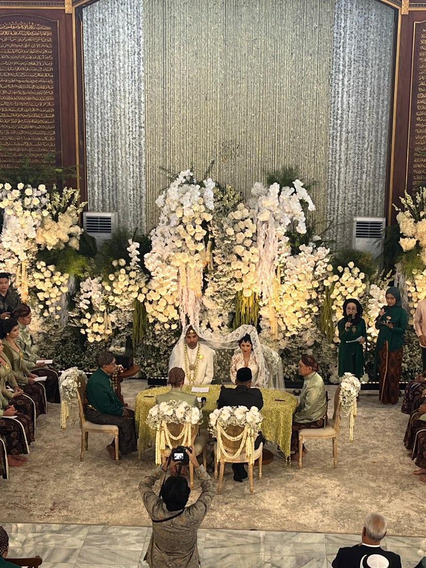 Pernikahan Nadine Kaiser, anak Susi Pudjiastuti. (Instagram.com/dolanpangandaran)