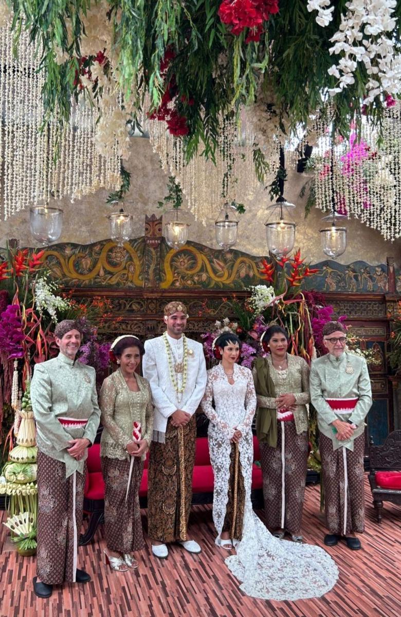 Pernikahan Nadine Kaiser, anak Susi Pudjiastuti. (Instagram.com/ellysa_mysn)