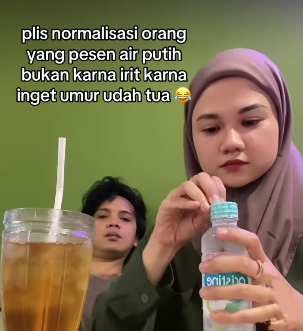 meme minum air putih (instagram.com/maulin2992)