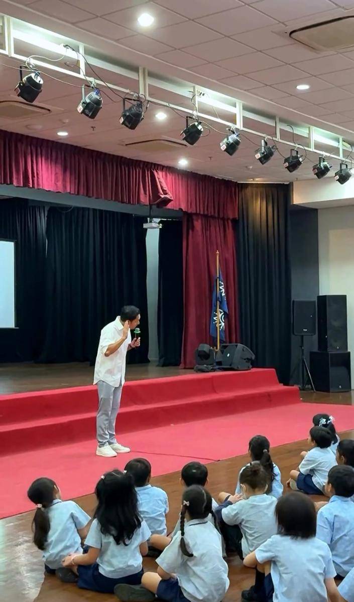 potret Ibnu Jamil jadi guest star di sekolah Yaya anak sambungnya (instagram.com/ibnujamilo)