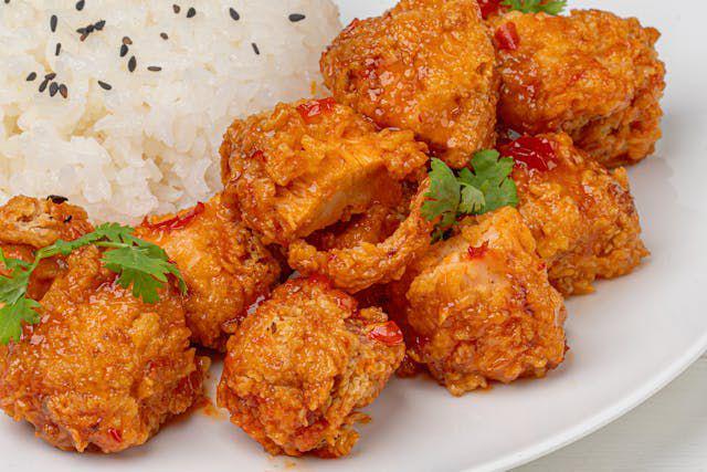 ayam karage nasi daun jeruk (pexels.com/Denys Gromov)