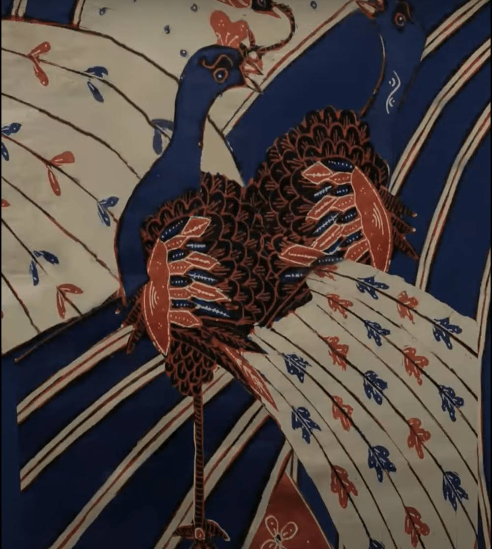 Burung merak menjadi inspirasi seni dari batik Motif Merak Ngibing Garutan (youtube.com/Hartono Sumarsono)