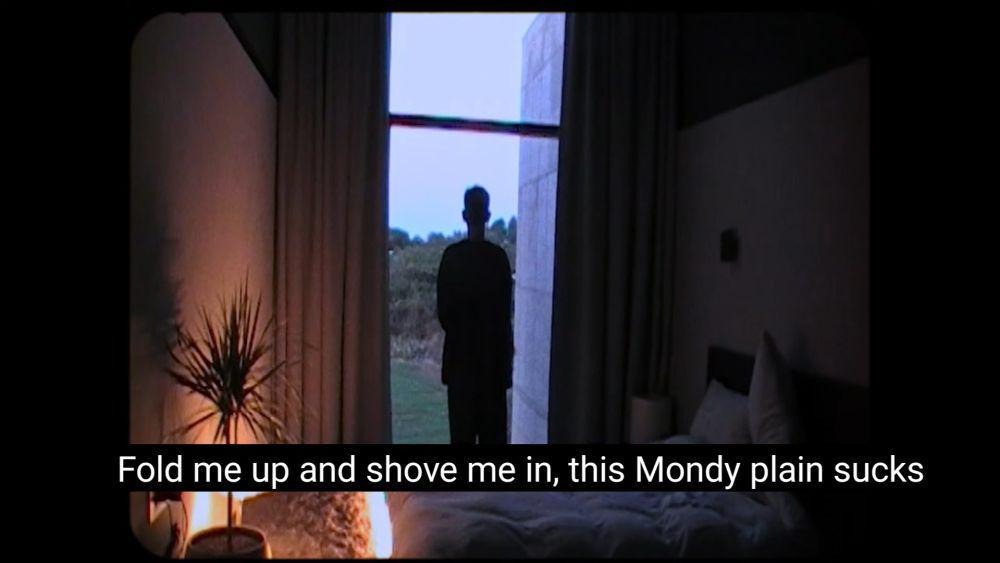 track video "Monday Blues" (youtube.com/Crush)